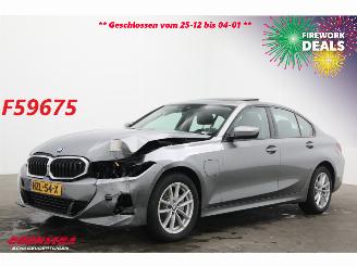 Auto incidentate BMW 3-serie 330e Schuifdak 360° LED Cruise SHZ 4.216 km! 2025/8