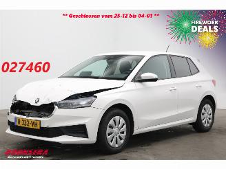 Vaurioauto  passenger cars Skoda Fabia 1.0 TSI Ambition Bluetooth Airco Cruise PDC 2022/11