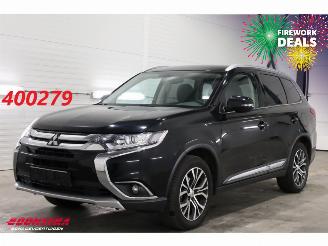 Schadeauto Mitsubishi Outlander 2.2 DI-D Intense Clima Cruise Camera Bluetooth AHK 184.136 km! 2017/10