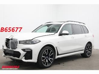 Unfallwagen BMW X7 xDrive30d M-Sport Pano HUD ACC Memory 360° AHK 2020/1