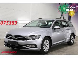 Schadeauto Volkswagen Passat Variant 2.0 TDI DSG Business Navi Clima Cruise Camera SHZ AHK 40.799 km! 2023/8