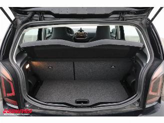 Volkswagen Up! 1.0 5-DRS Airco Bluetooth 59.636 km! picture 21