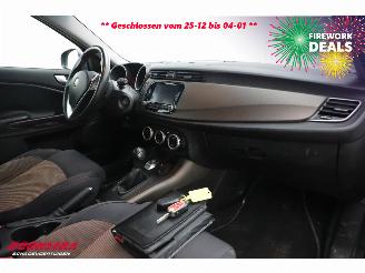 Alfa Romeo Giulietta 1.4 T 170 PK Aut. Distinctive Lusso Navi Clima Cruise PDC AHK picture 10