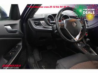 Alfa Romeo Giulietta 1.4 T 170 PK Aut. Distinctive Lusso Navi Clima Cruise PDC AHK picture 15