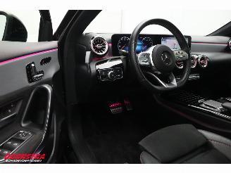 Mercedes A-klasse 180 7G-Tronic AMG Pano LED Memory Camera SHZ PDC 44.549 km! picture 15