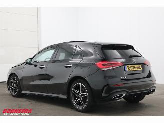 Mercedes A-klasse 180 7G-Tronic AMG Pano LED Memory Camera SHZ PDC 44.549 km! picture 4