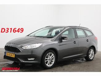 Vaurioauto  passenger cars Ford Focus 1.0 Trend Navi Airco Cruise PDC AHK 2017/12
