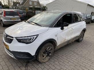 schade Opel Crossland X 1.2   ( 120 uitvoering )