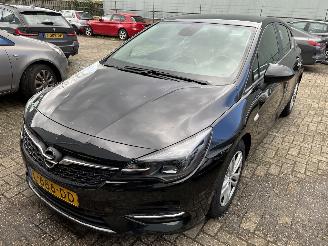 schade Opel Astra 1.2 Edition   HB