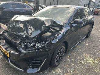 krockskadad bil auto Kia Proceed 1.5 T- GDI  Automaat GT-Line  ( Panoramadak ) 2022/10