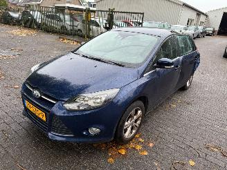 Damaged car Ford Focus 1.6 Stationcar 2012/1