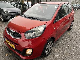 Schadeauto Kia Picanto 1.0   3 Drs 2012/12