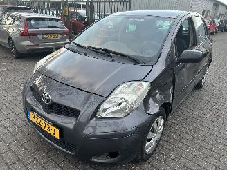 Schadeauto Toyota Yaris 1.3 VVT-i  Comfort  5 Drs 2010/3