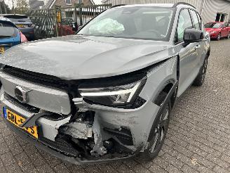 Auto incidentate Volvo EX40 Single M Essential  70 kWh   ( is verrijdbaar ) 2024/6