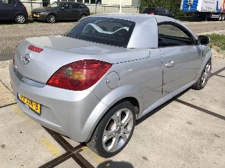 Opel Tigra 14i 16v 88000 km picture 4