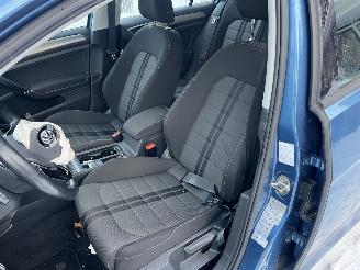 Volkswagen Golf 1.0 tsi picture 9