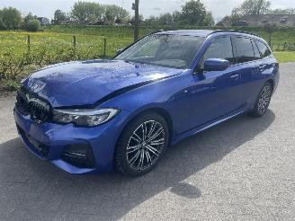 Unfall Kfz BMW 3-serie 330e Touring M-Sport/ Hybride / Automaat