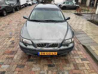 Unfallwagen Volvo V-70 2.4 T GEARTRONIC 2000/9