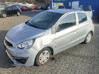 krockskadad bil auto Mitsubishi Space-star Mitsubishi Space Star Edition 2019/3