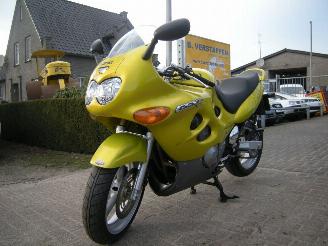 Gebrauchtwagen Motorrad Suzuki GSX 600 F SUPER SPORT DOHC 16 VALVE MET ORIGINEEL 9.734 KM !!!!!!!!!!!!! 1998/7