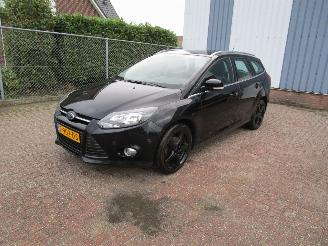 Schadeauto Ford Focus 1.0 Airco Radio/CD 2012/8