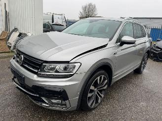 Schadeauto Volkswagen Tiguan 1.5 TSI ACT Highline Business R AUTOMAAT 2020/1