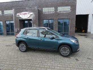 Schadeauto Peugeot 2008 1.2 PureT. Blue Lion 2018/1