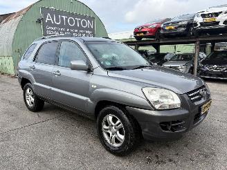 Unfallwagen Kia Sportage 2.0 CVVT 104KW Clima Executive 2006/1