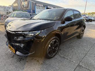 Alfa Romeo Junior Elettrica 54 kWh 115KW Clima Navi Camera DNA NAP picture 2