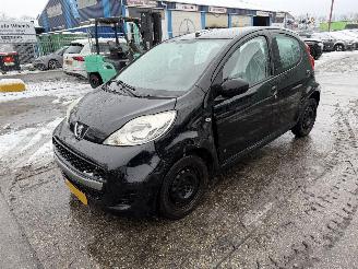 Peugeot 107 1.0-12V XR 50KW Airco Navi 5-Drs NAP picture 5