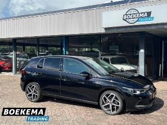 Damaged car Volkswagen Golf 1.5 eTSI Style HUD DSG Massage Led Navi Stoelverw. 2020/10