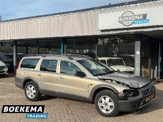 damaged passenger cars Volvo Xc-70 2.4 T Comfort Line 200 PK Leder Airco Cruise Trekh. 2002/1