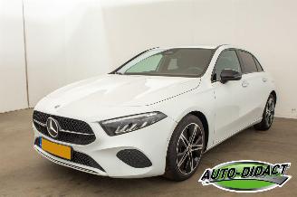 Schadeauto Mercedes A-klasse A180 Motor loopt Luxury Line Automaat Koppakking defect 2023/7