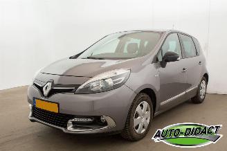 Schadeauto Renault Scenic 1.2 TCE Bose Navi 2016/2
