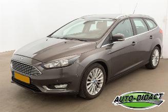 Coche accidentado Ford Focus 1.5 Clima Navi Titanium Edition 2015/7