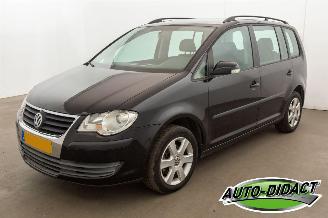 Schadeauto Volkswagen Touran 1.9 TDI Clima Navi 2008/5