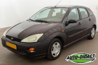 škoda osobní automobily Ford Focus 1.4-16V Trend Airco 2001/8