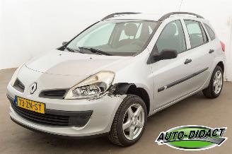 Damaged car Renault Clio 1.2-16V Airco Expression 2008/4