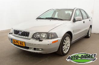 uszkodzony samochody osobowe Volvo S-40 2.0 Europa Airco Leder 2004/8