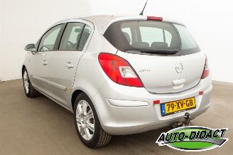 Opel Corsa 1.4-16V Cosmo picture 3