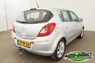 Opel Corsa 1.4-16V Cosmo picture 4