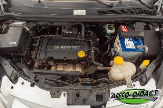 Opel Corsa 1.4-16V Cosmo picture 33