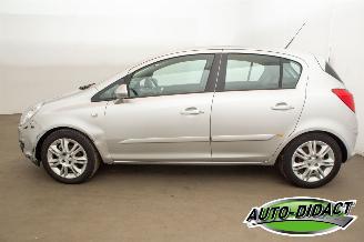 Opel Corsa 1.4-16V Cosmo picture 37