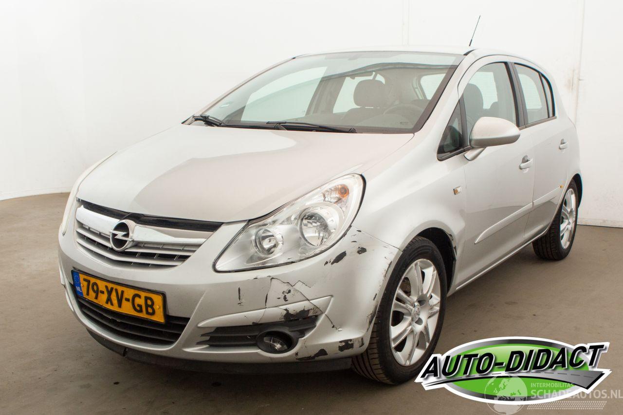 Opel Corsa 1.4-16V Cosmo