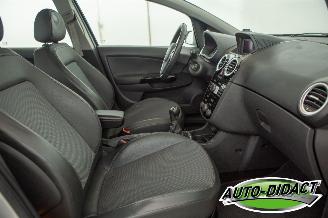 Opel Corsa 1.4-16V Cosmo picture 18
