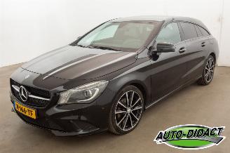 Vaurioauto  passenger cars Mercedes Cla-klasse 180 Shooting Brake Automaat Navi Camera Lease Edition 2016/4