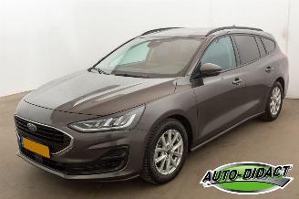 Schadeauto Ford Focus 1.0 EcoBoost Hybrid Clima Navi Connected 2022/11