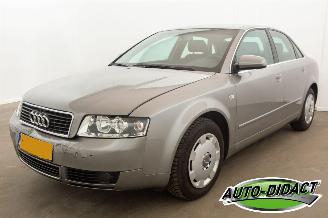Schadeauto Audi A4 2.0 Clima 2004/10