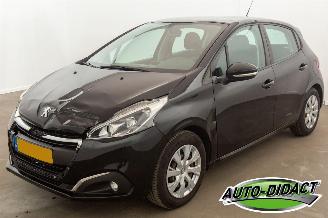Schadeauto Peugeot 208 1.2 PureTech 66.812 km NAP Airco Blue Lion 2018/3