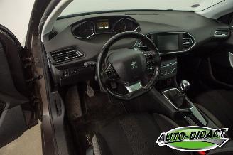 Peugeot 308 SW 1.2 PureTech Clima Navi Pano Style picture 25